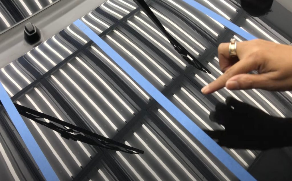 Embora o nome Ceramic Coating ou Polydimethylsiloxanes (PDMS) já seja amplamente conhecido entre os detalhistas e consumidores, no entanto, o revestimento em plataformas químicas superiores, como (Thin Film) Ceramic Coating, baseado em polímeros de silício-nitrogênio reticulados e cerâmicas derivadas de reações de diclorossilano com amônia são não muito bem compreendido.

A NANO-CERAMIC®, fornecedora vertical e fabricante com laboratórios próprios e produtora de ambos os tipos, responderá a oito perguntas frequentes sobre PDMS comuns versus os revestimentos cerâmicos SIBC - SIO1- SIO3 - SIO5 (Thin Film).

Após a leitura, você terá uma melhor compreensão sobre esses impressionantes sistemas de revestimento de alta tecnologia.
